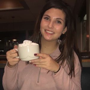 Meet your Posher, Alivia